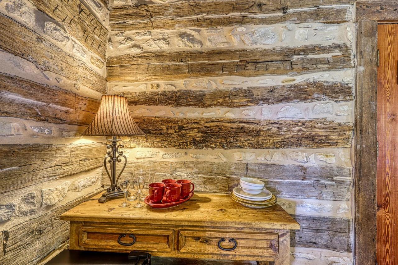 Historic Rocky Hill Apartment Fredericksburg Luaran gambar