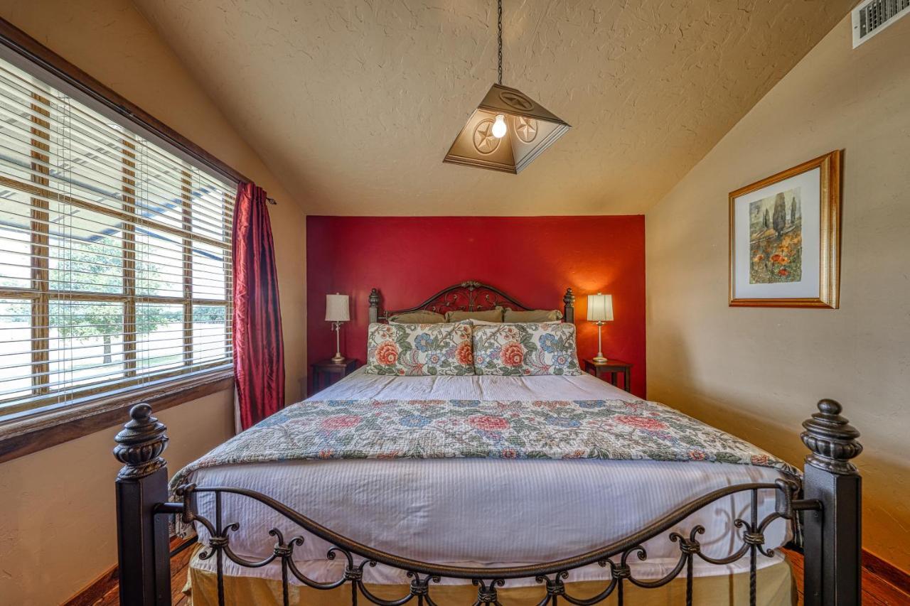 Historic Rocky Hill Apartment Fredericksburg Luaran gambar