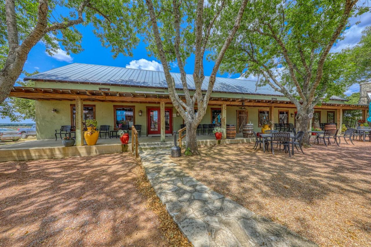 Historic Rocky Hill Apartment Fredericksburg Luaran gambar