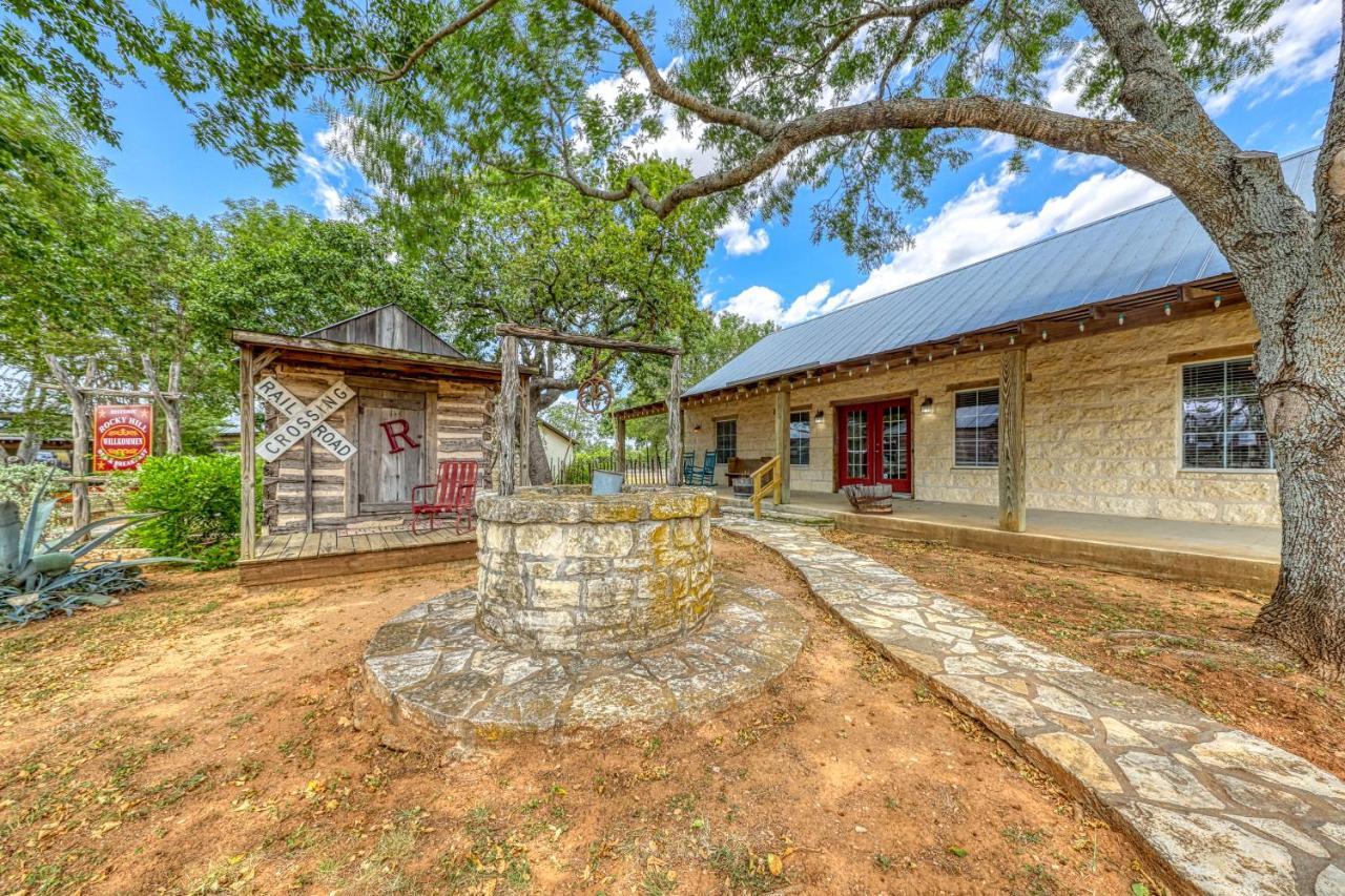 Historic Rocky Hill Apartment Fredericksburg Luaran gambar