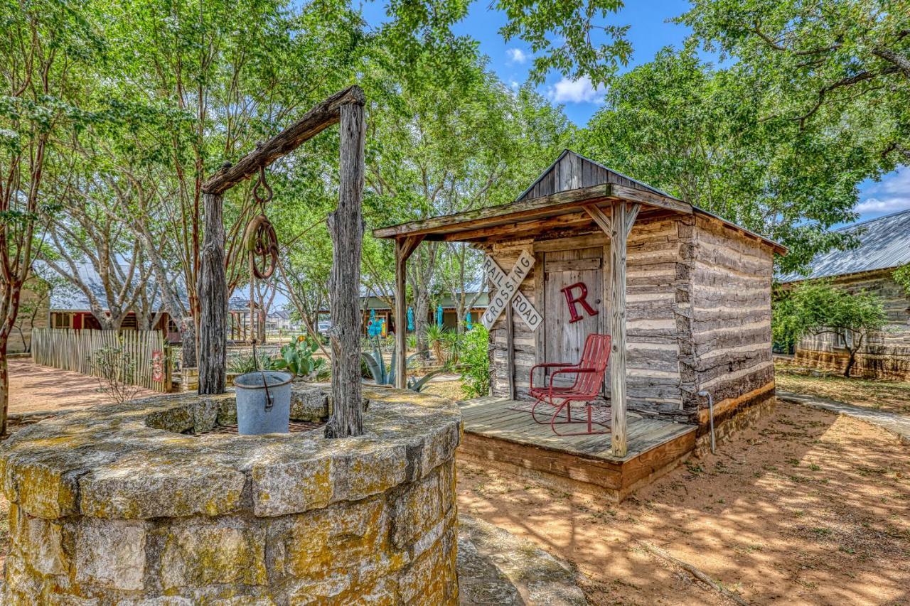 Historic Rocky Hill Apartment Fredericksburg Luaran gambar