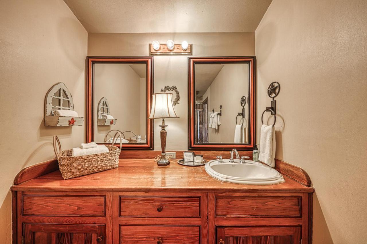 Historic Rocky Hill Apartment Fredericksburg Luaran gambar