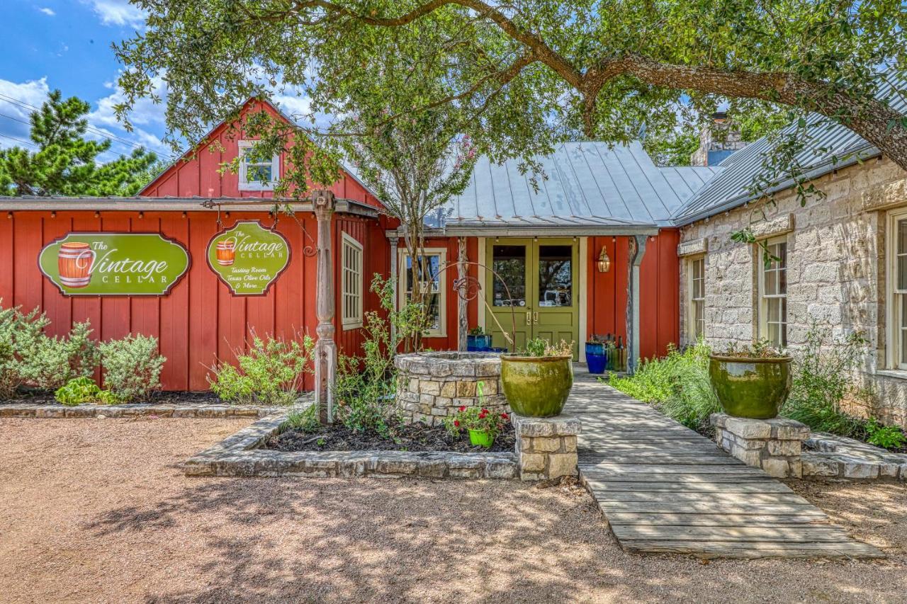 Historic Rocky Hill Apartment Fredericksburg Luaran gambar